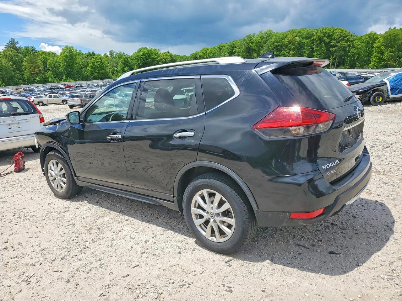 2017 NISSAN ROGUE SV photo 4