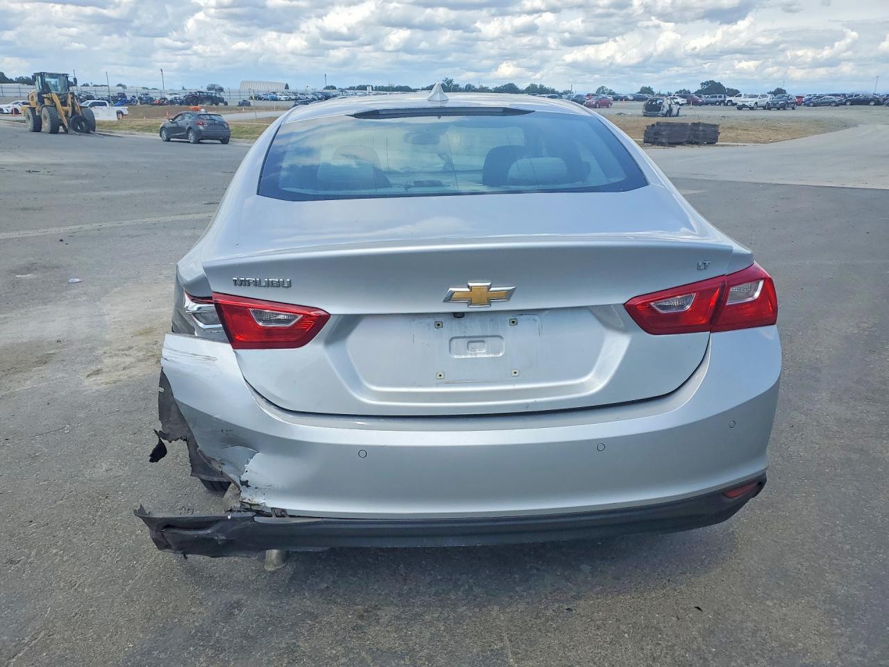2018 CHEVROLET MALIBU LT photo 11