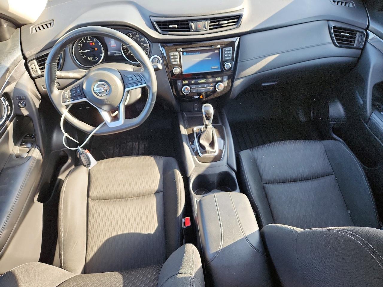 2017 NISSAN ROGUE SV photo 15