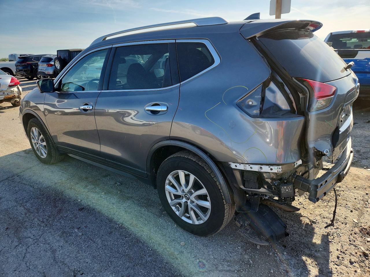 2017 NISSAN ROGUE SV photo 3