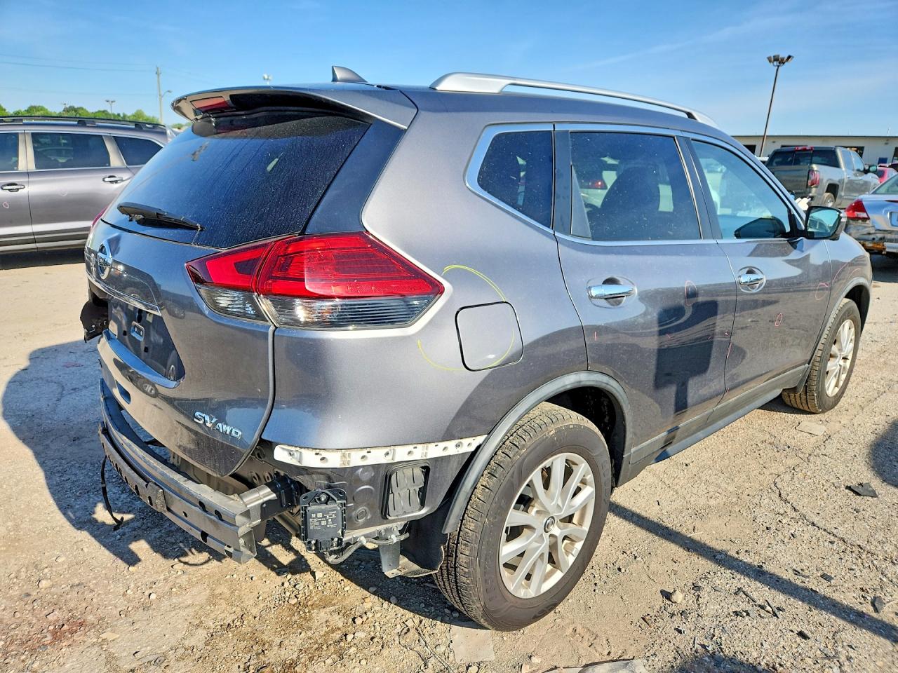 2017 NISSAN ROGUE SV photo 5
