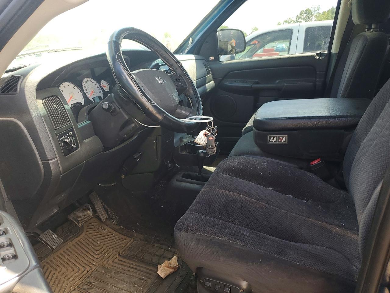 2004 DODGE RAM 1500 ST photo 13