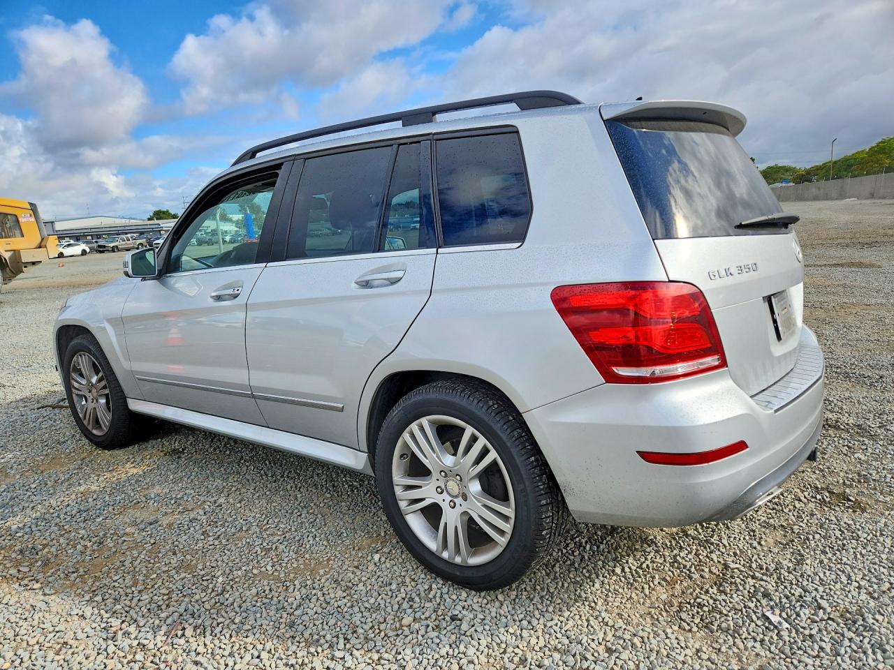 2015 MERCEDES-BENZ GLK 350 4MATIC photo 2
