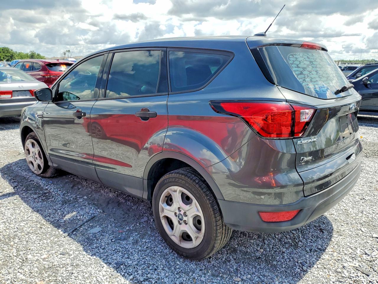 2019 FORD ESCAPE S photo 3