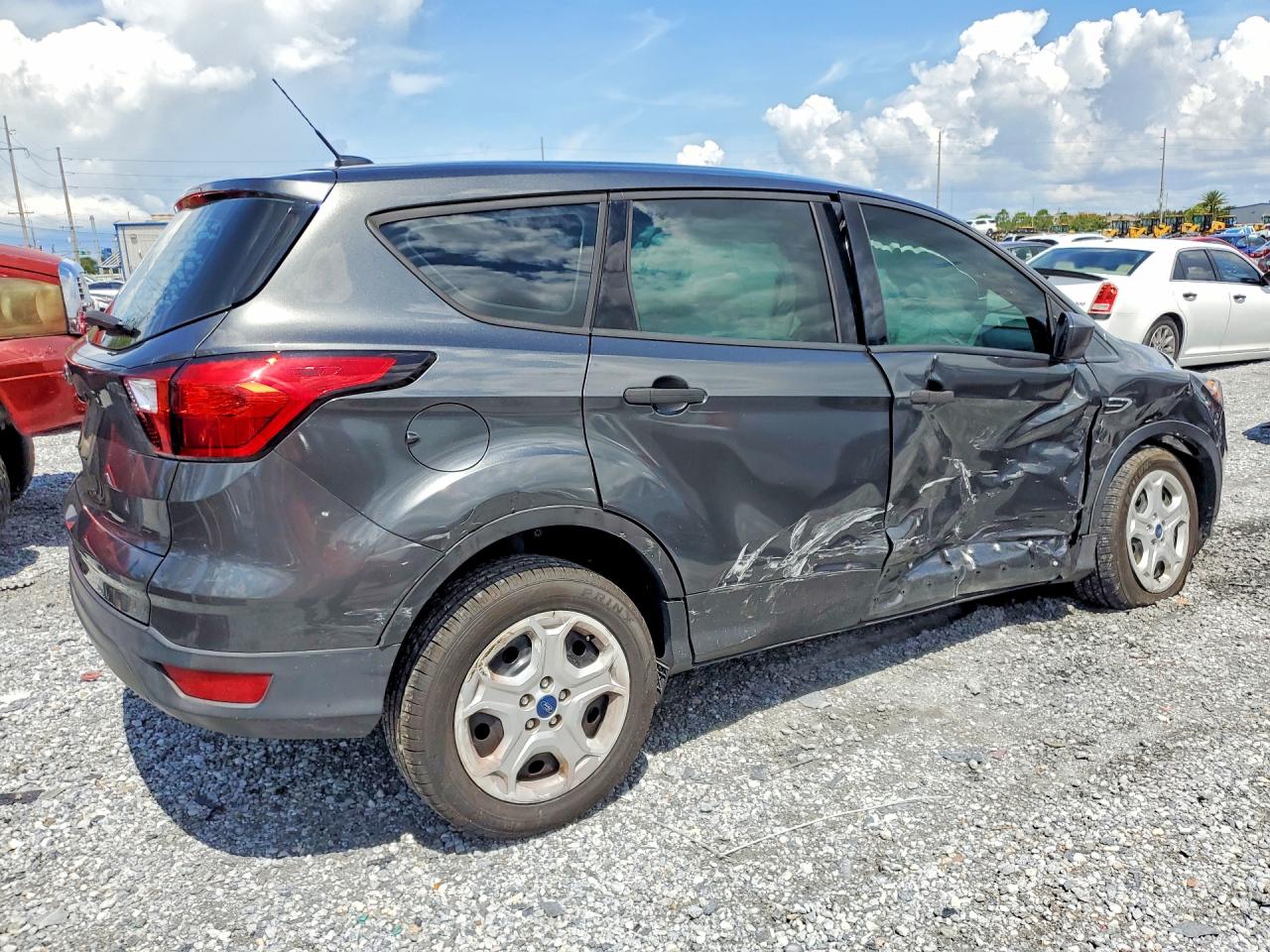 2019 FORD ESCAPE S photo 5