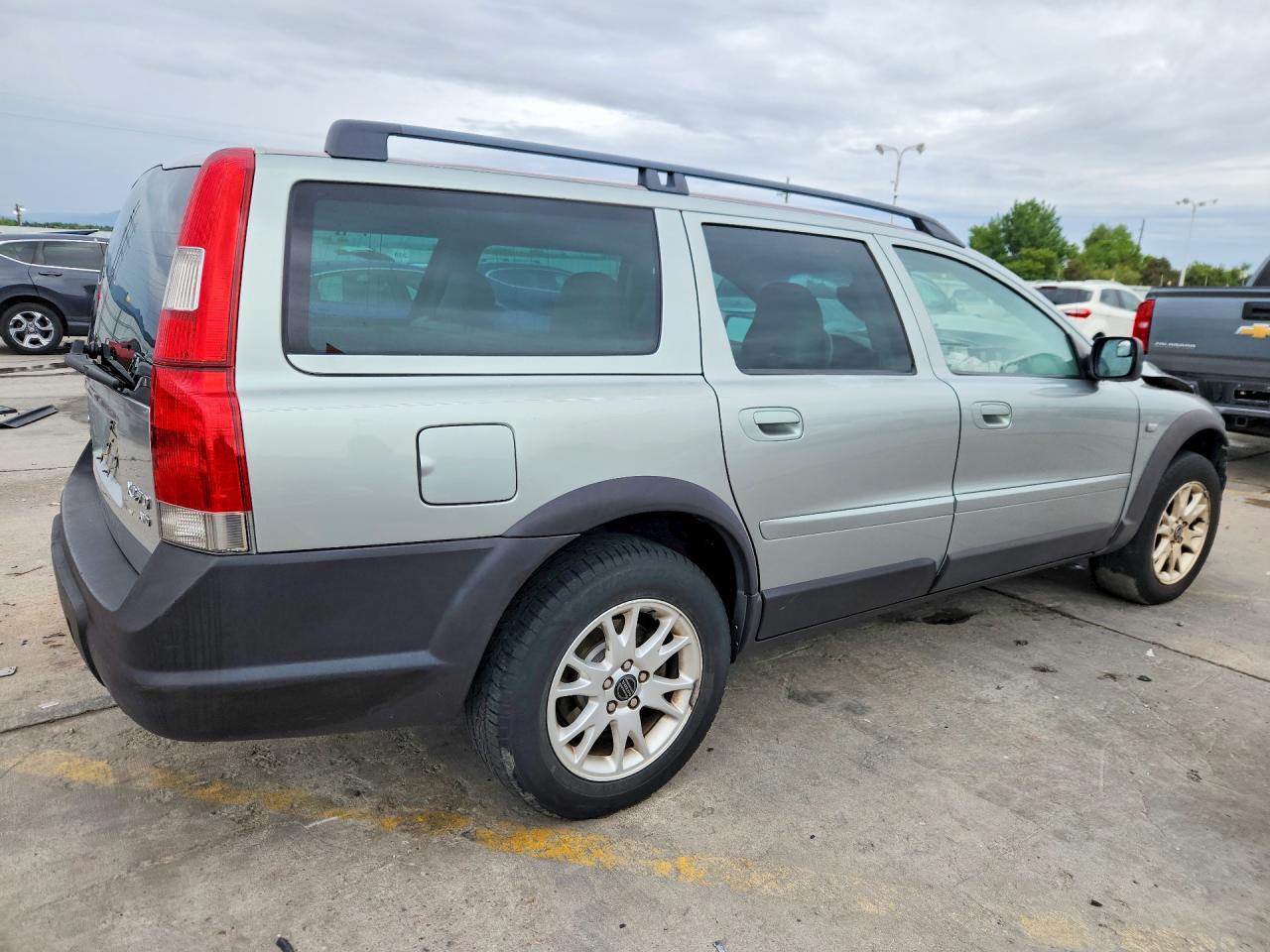 2004 VOLVO XC70 photo 7