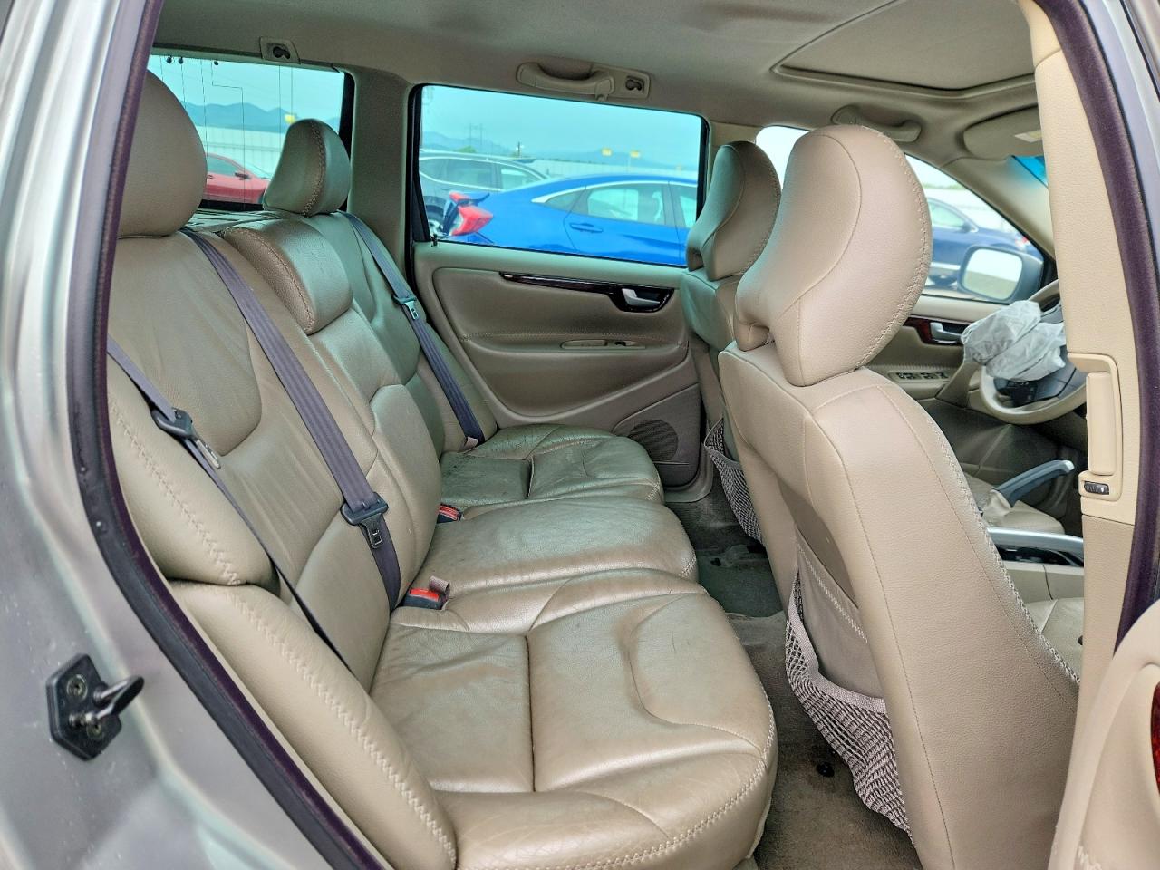 2004 VOLVO XC70 photo 28