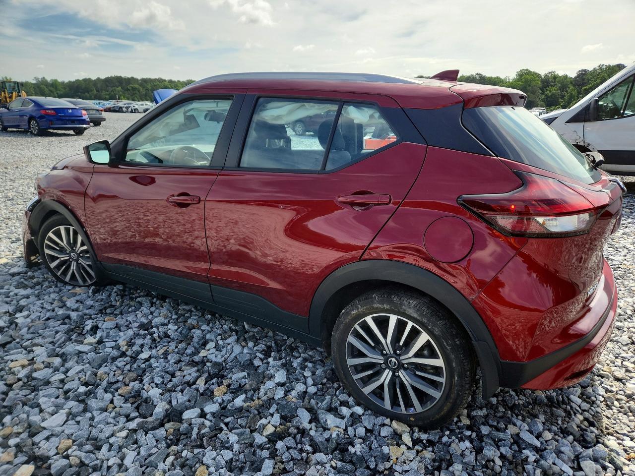 2021 NISSAN KICKS SV photo 2