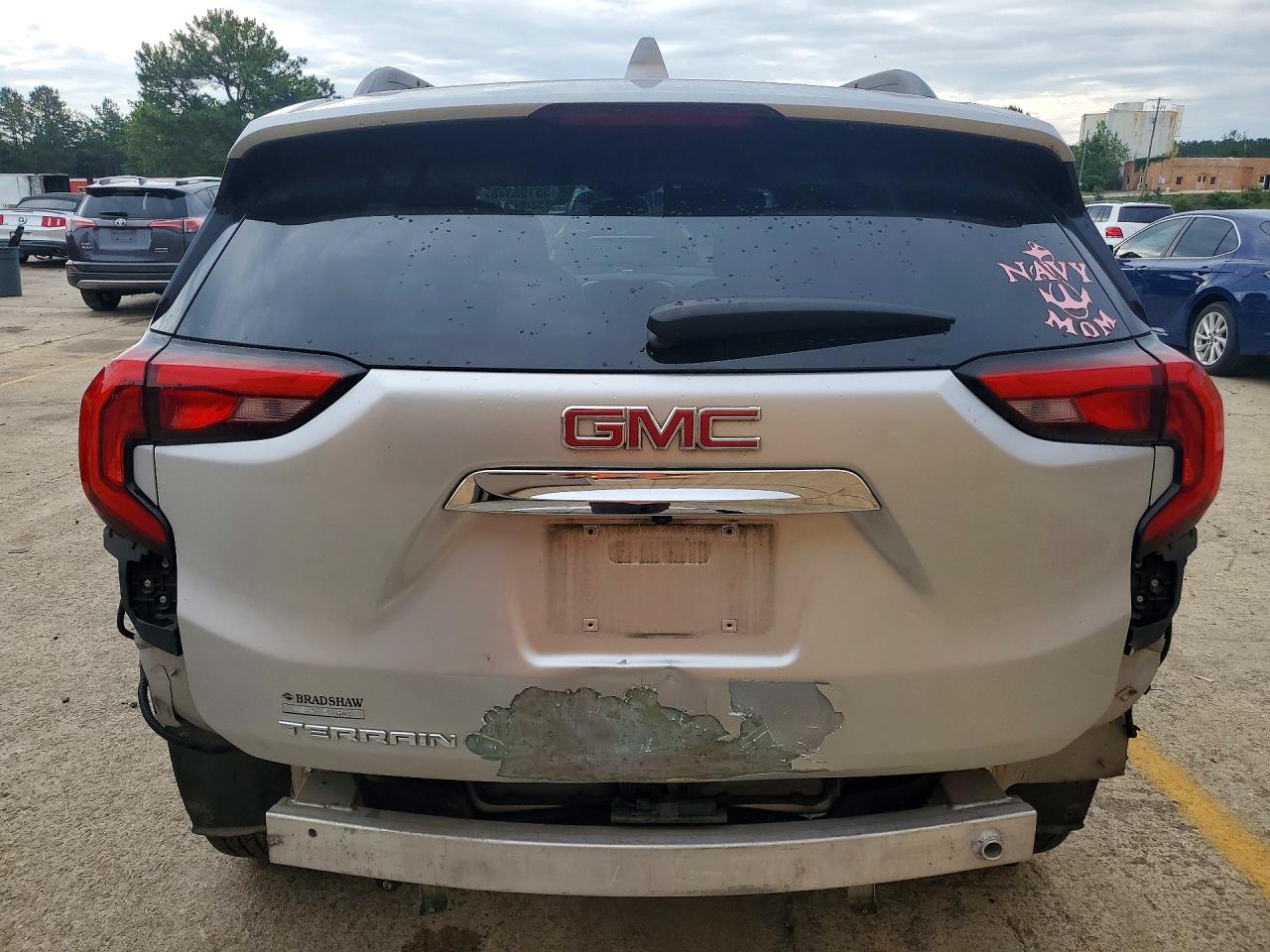 2018 GMC TERRAIN SLE photo 16