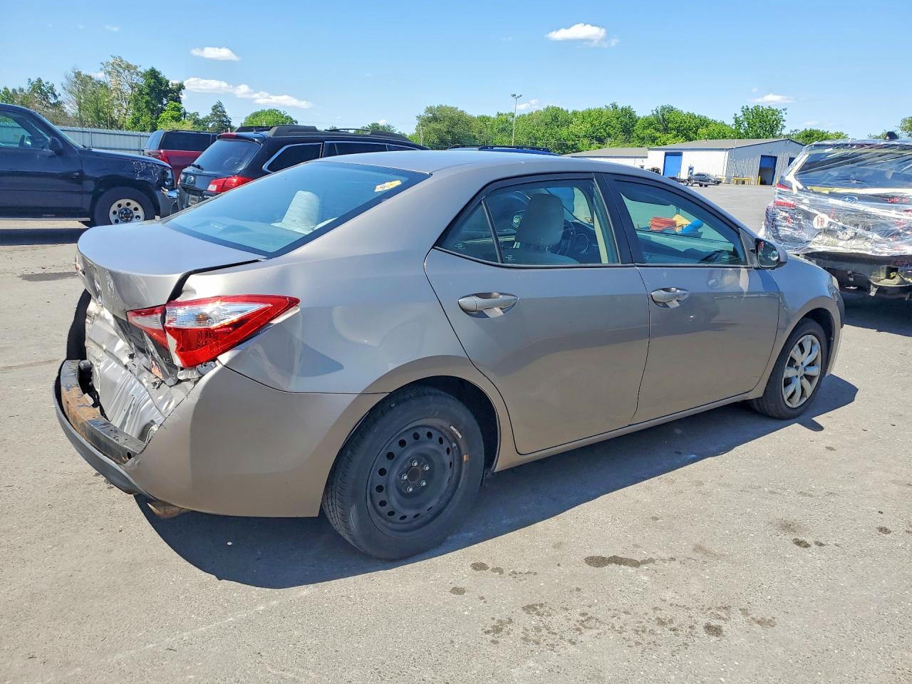 2016 TOYOTA COROLLA LE photo 3