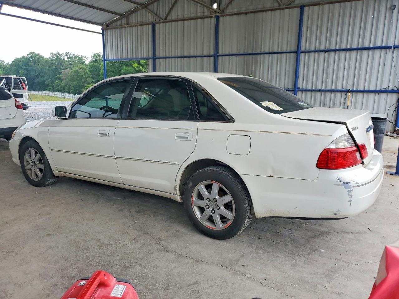 2004 TOYOTA AVALON XL photo 3