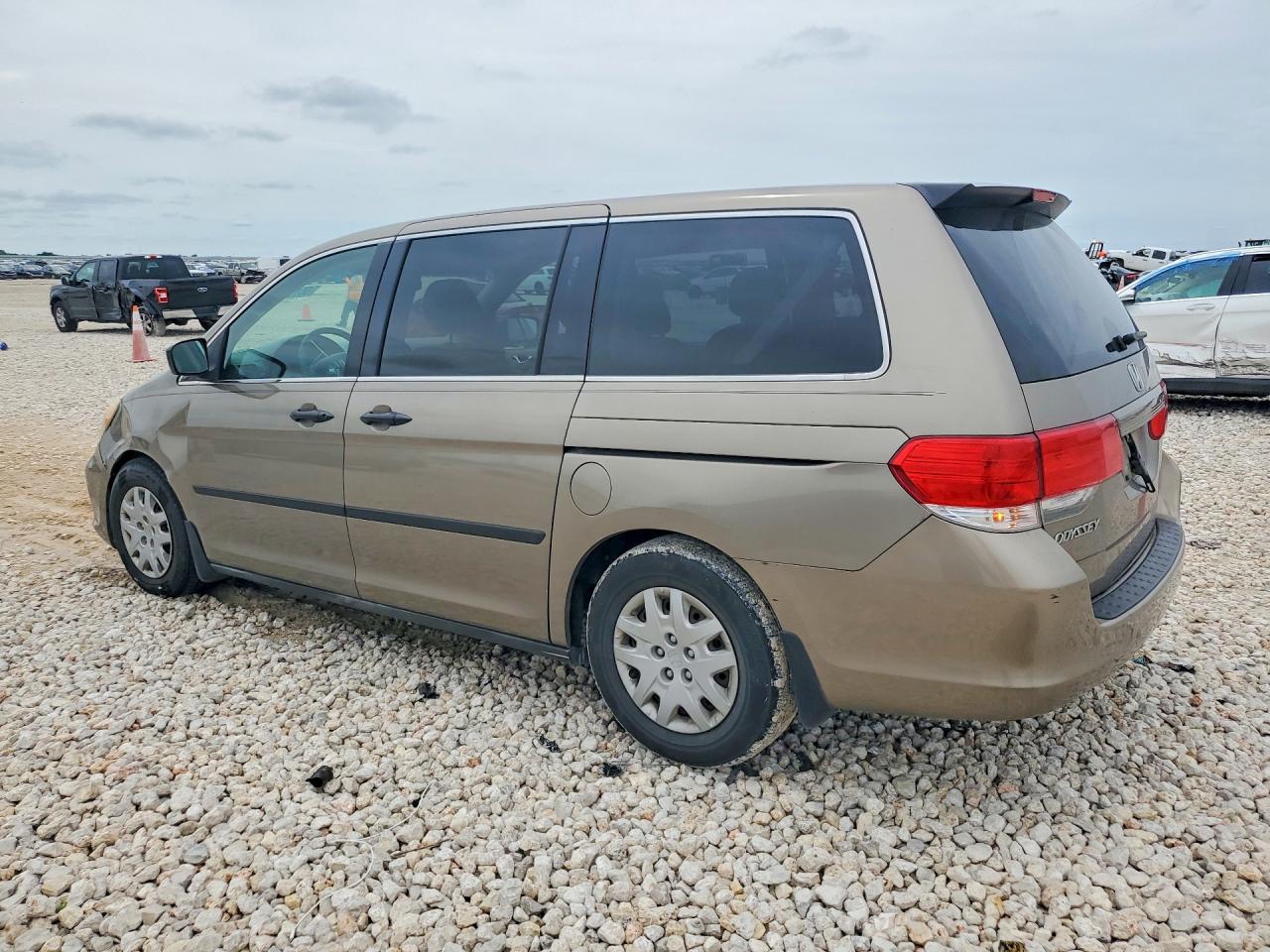 2010 HONDA ODYSSEY LX photo 3