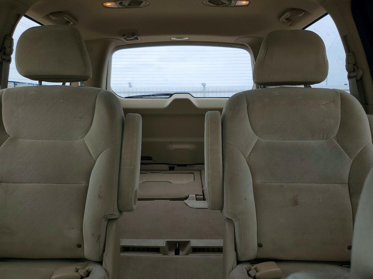 2010 HONDA ODYSSEY LX photo 19