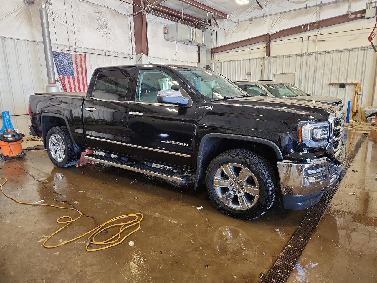 2017 GMC SIERRA K1500 SLT photo 4