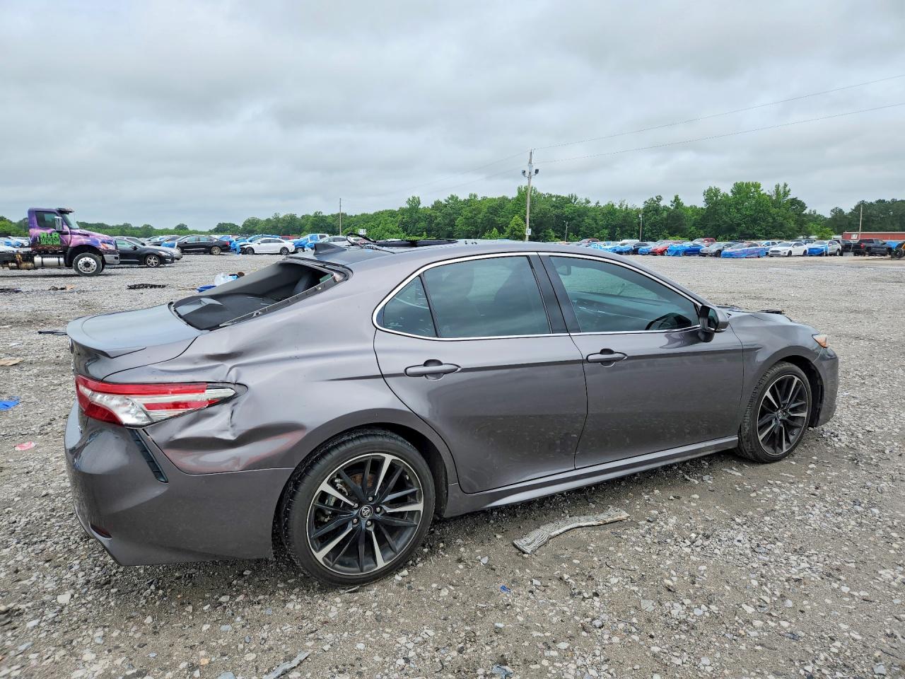 2019 TOYOTA CAMRY photo 5