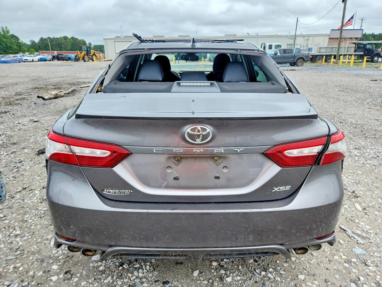2019 TOYOTA CAMRY photo 11