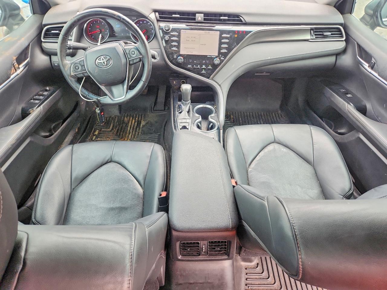 2019 TOYOTA CAMRY photo 15