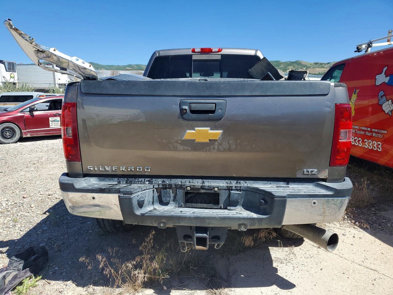 2014 CHEVROLET SILVERADO K3500 LTZ photo 11