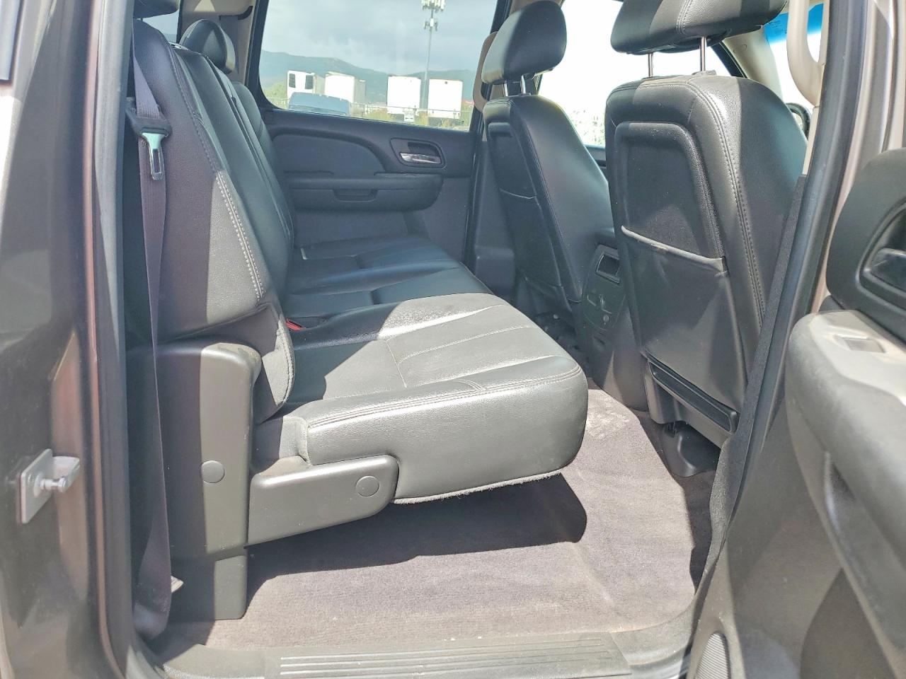 2014 CHEVROLET SILVERADO K3500 LTZ photo 21
