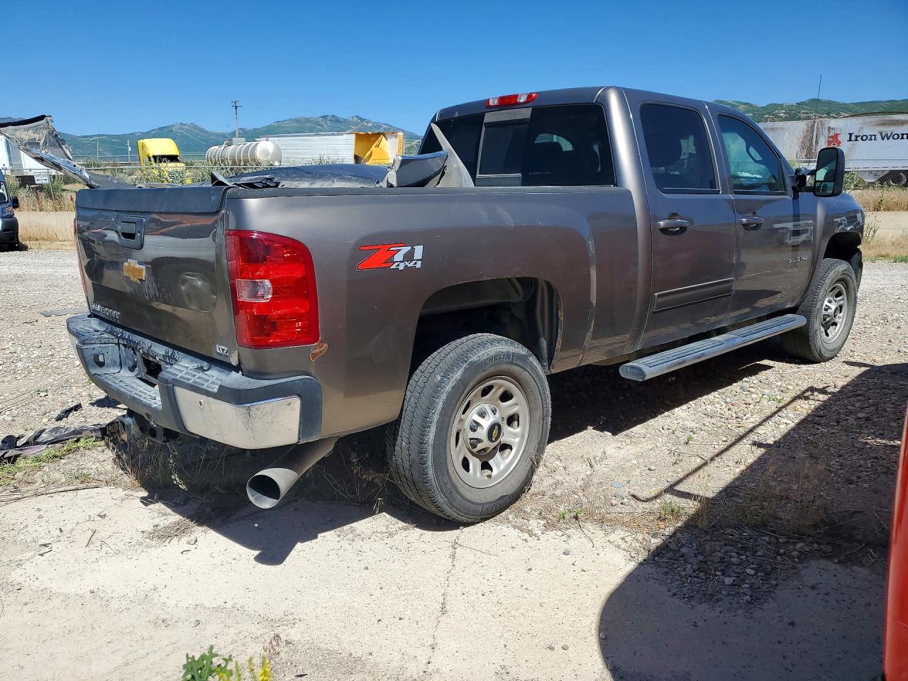 2014 CHEVROLET SILVERADO K3500 LTZ photo 5