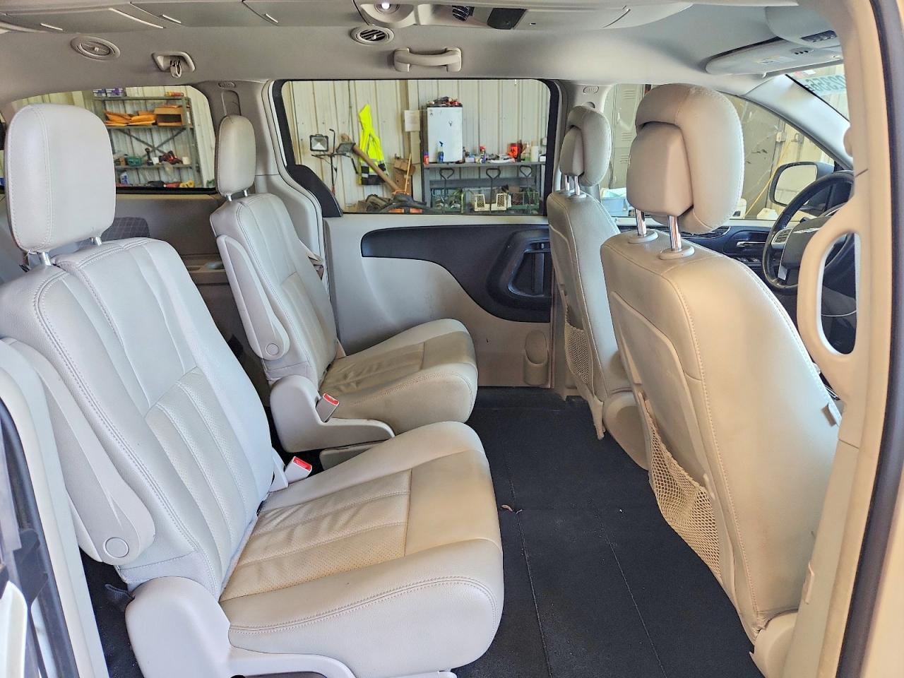 2012 CHRYSLER TOWN & COUNTRY TOURING photo 21