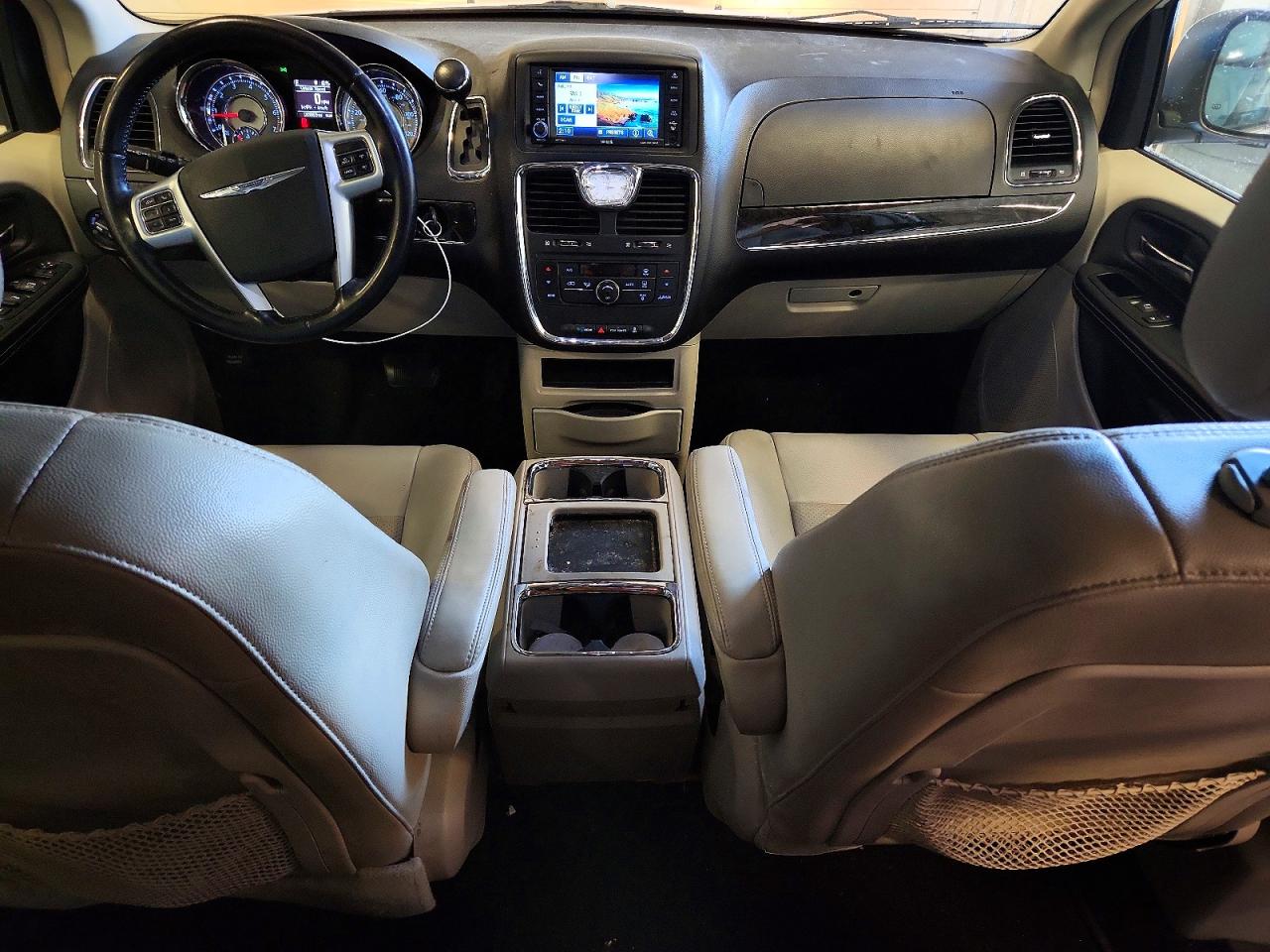 2012 CHRYSLER TOWN & COUNTRY TOURING photo 15