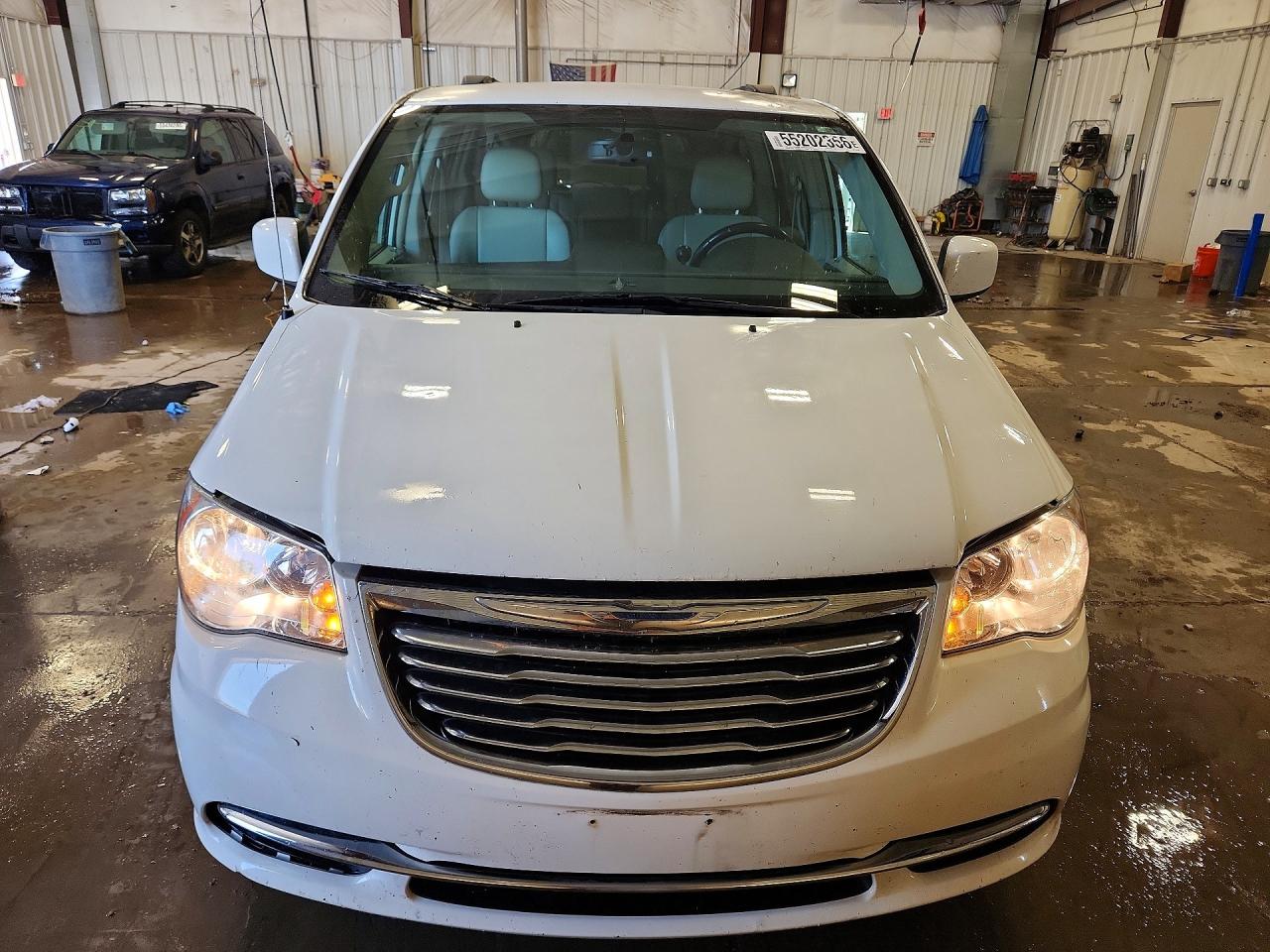 2012 CHRYSLER TOWN & COUNTRY TOURING photo 9