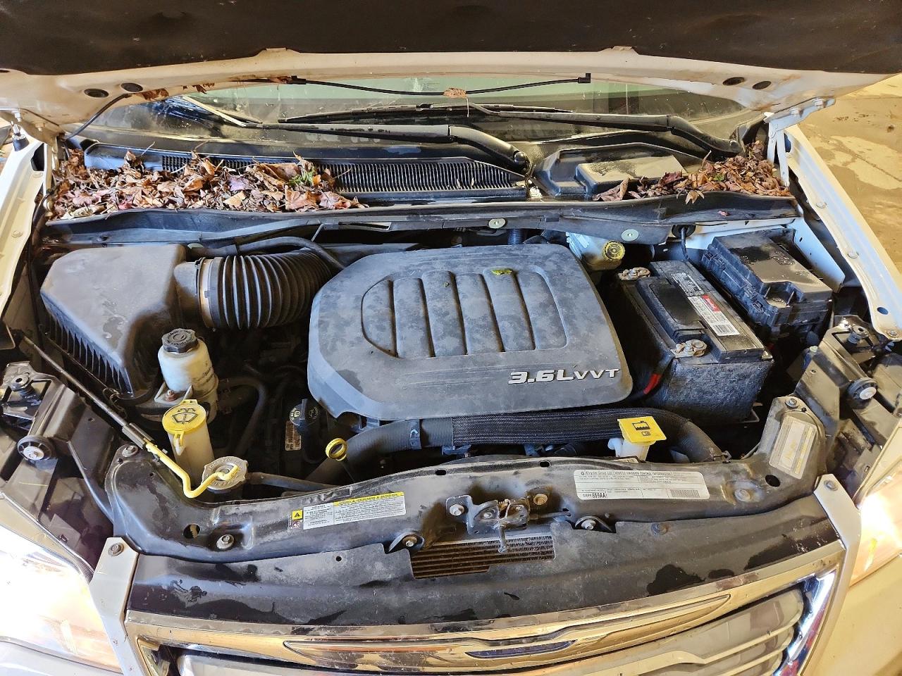2012 CHRYSLER TOWN & COUNTRY TOURING photo 23