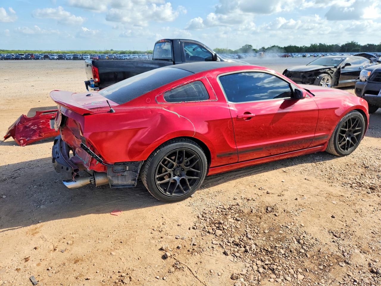 2013 FORD MUSTANG photo 5