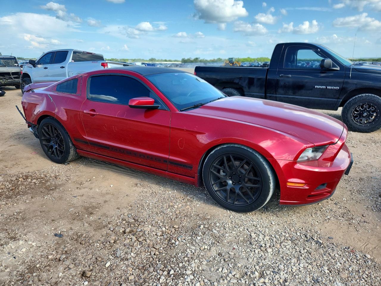 2013 FORD MUSTANG photo 7