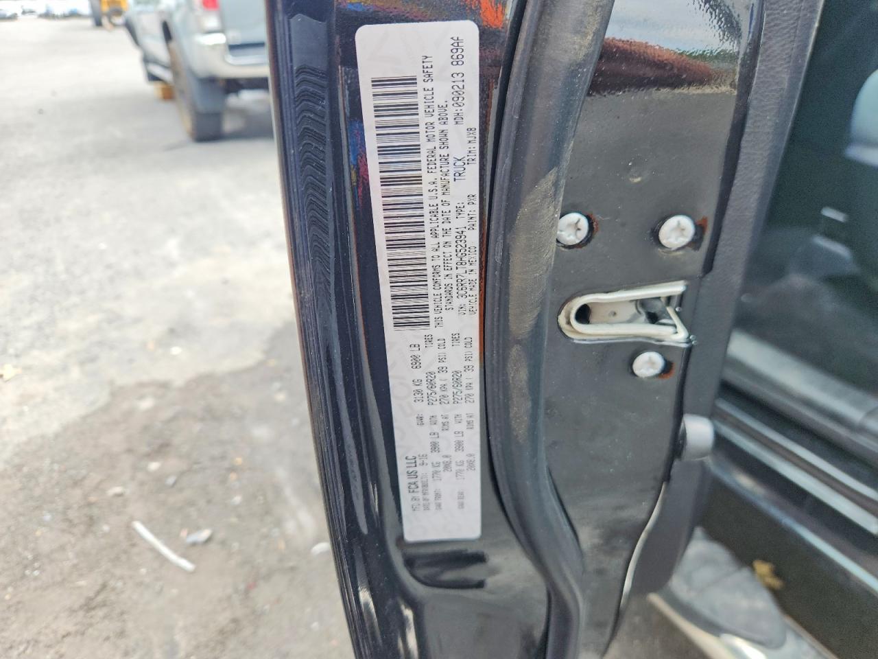 2017 RAM 1500 SLT photo 12