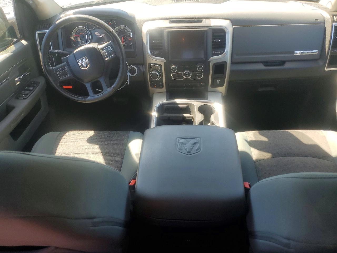 2017 RAM 1500 SLT photo 8