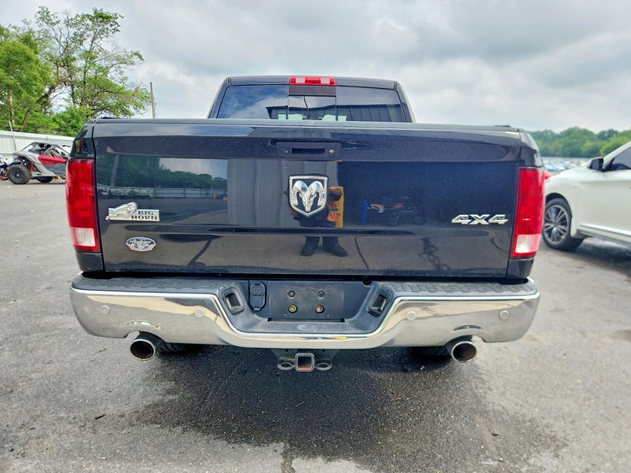 2017 RAM 1500 SLT photo 6