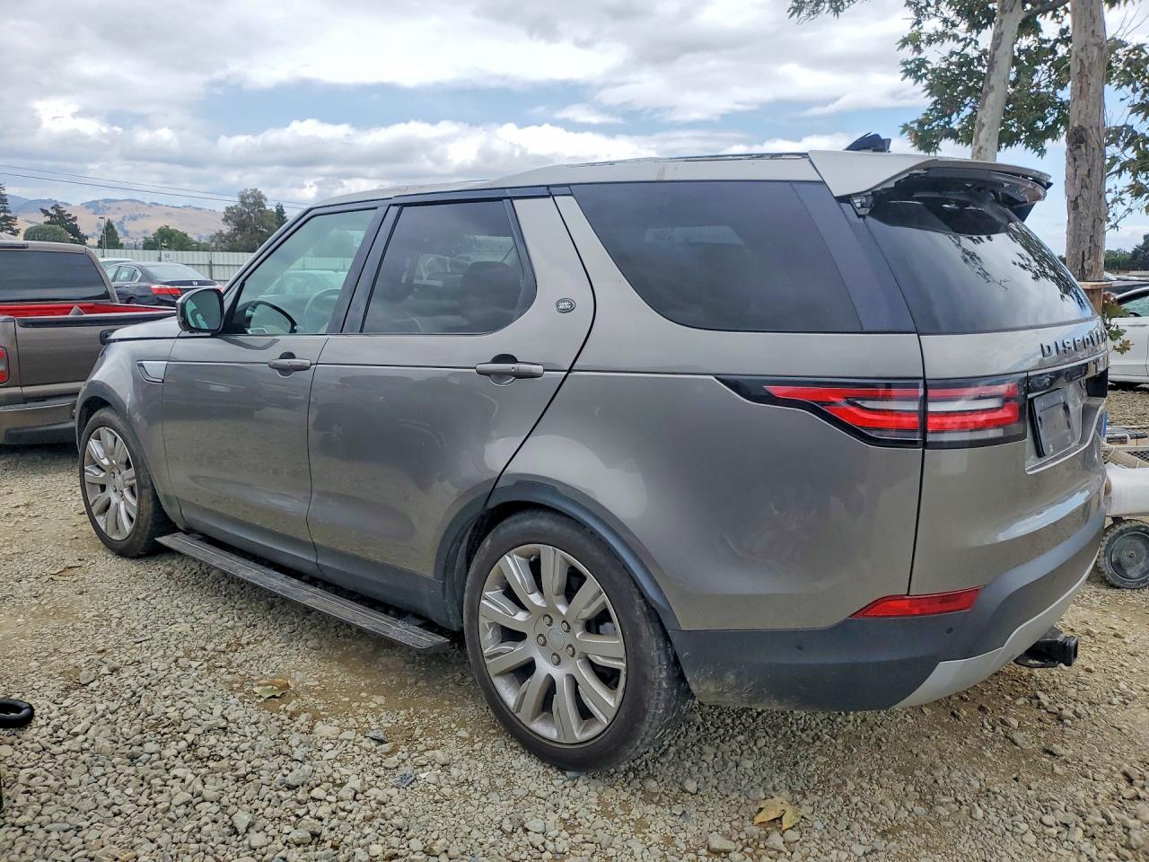 2019 LAND ROVER DISCOVERY HSE photo 3
