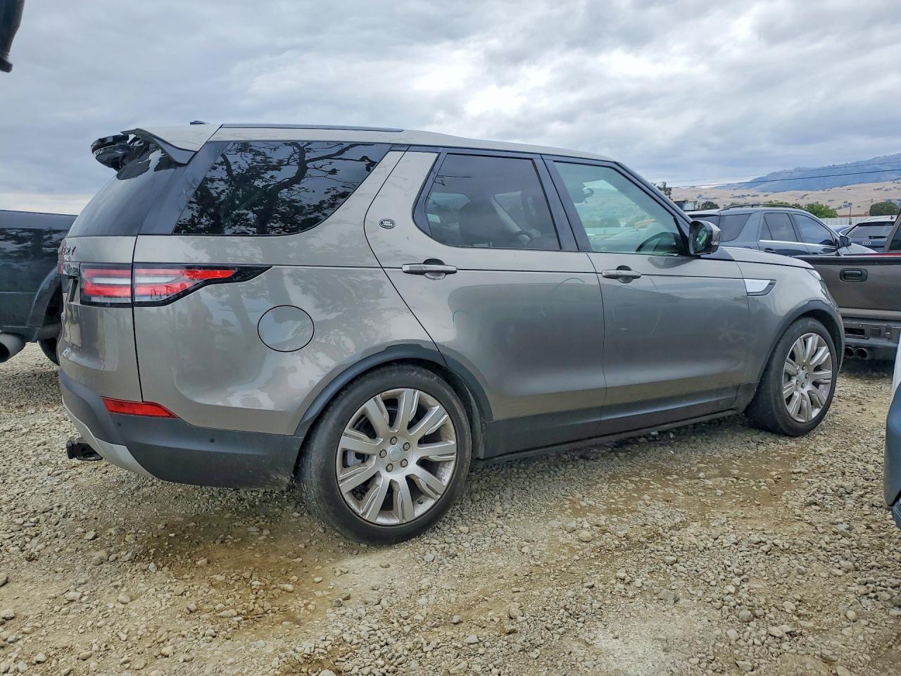 2019 LAND ROVER DISCOVERY HSE photo 5