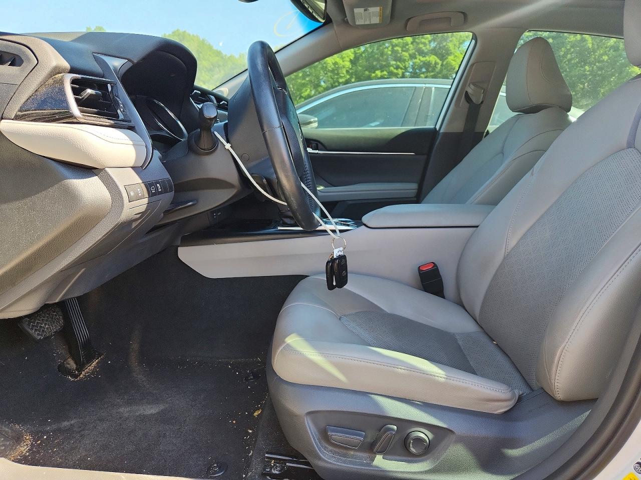 2019 TOYOTA CAMRY XSE V6 photo 19