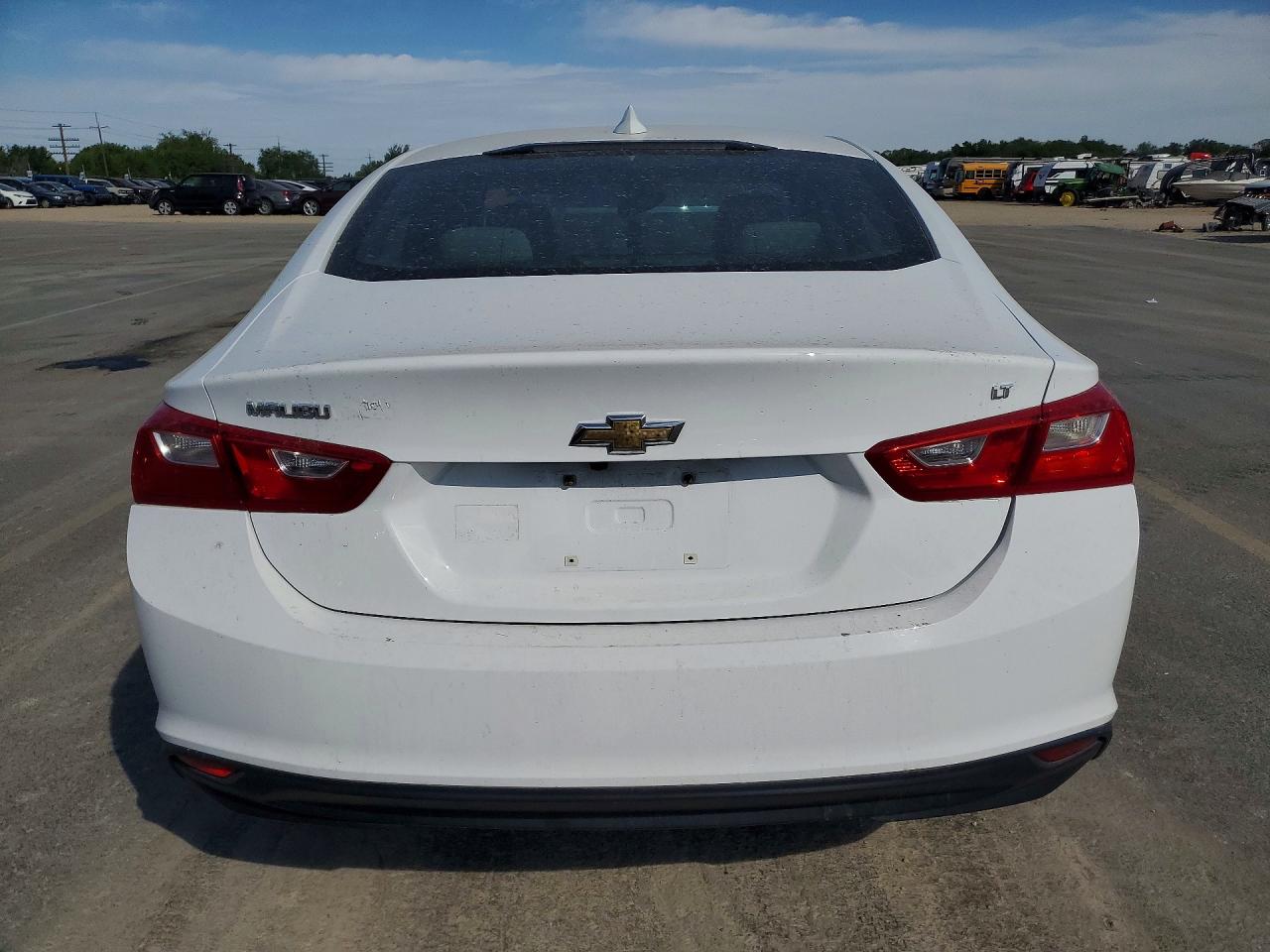 2016 CHEVROLET MALIBU LT photo 11