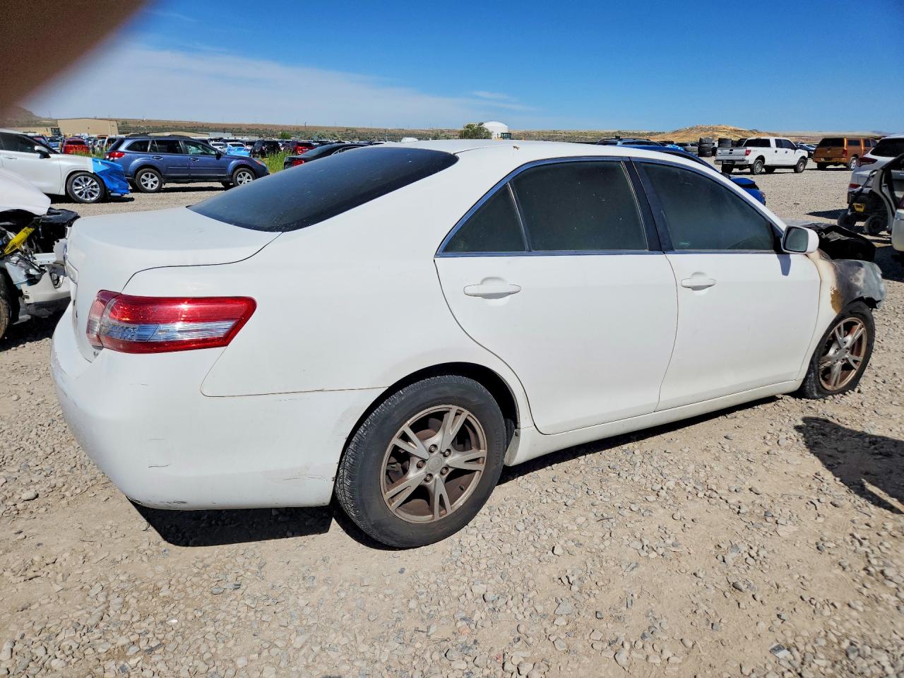 2010 TOYOTA CAMRY LE photo 7