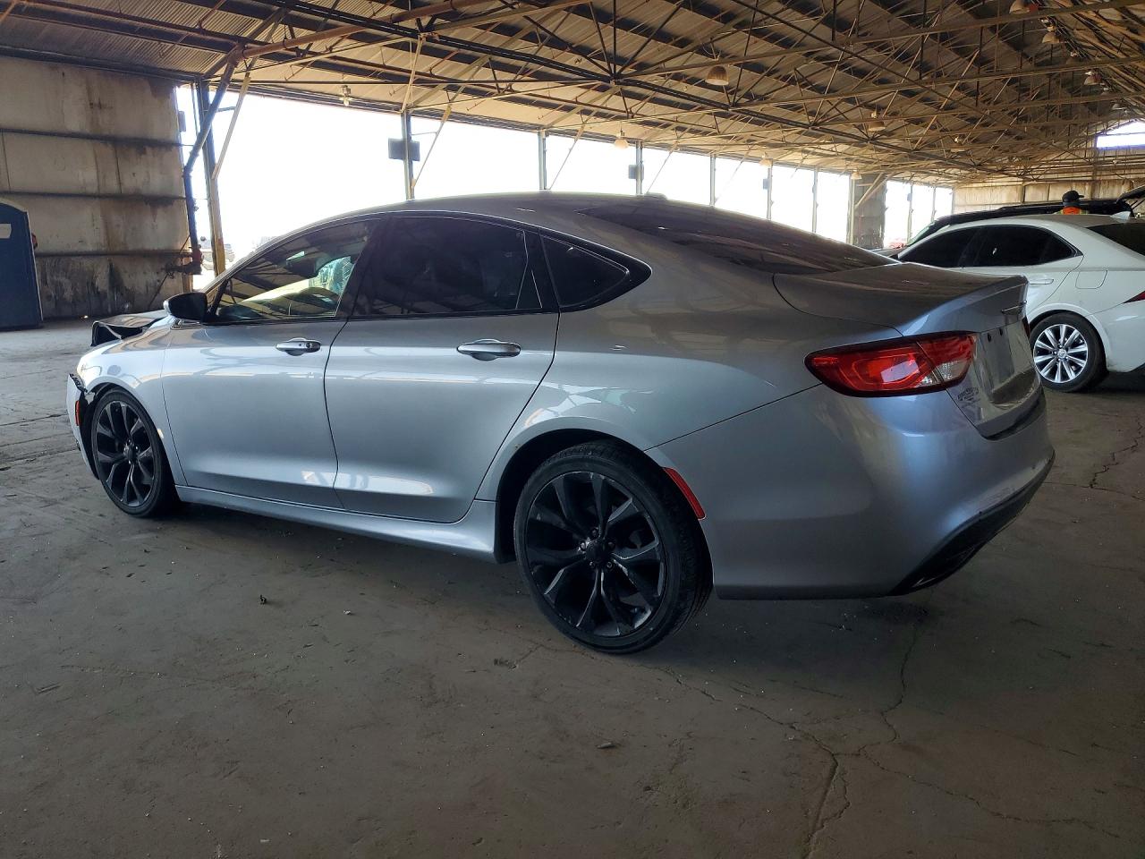 2015 CHRYSLER 200 S photo 3