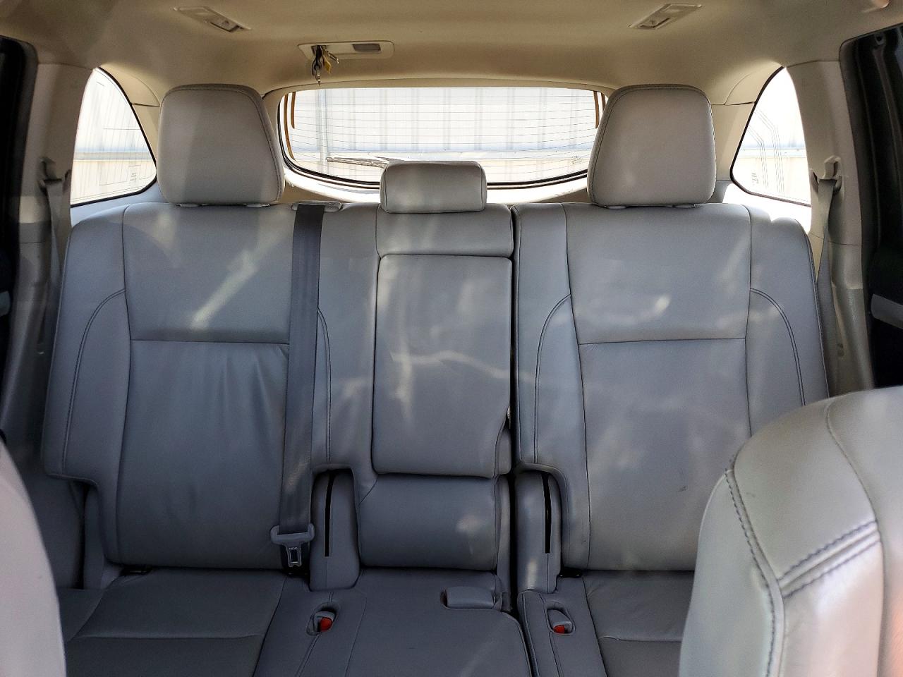 2019 TOYOTA HIGHLANDER XLE photo 10