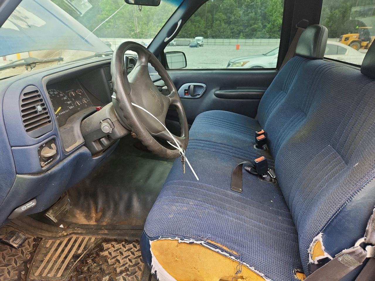 1995 GMC SIERRA C2500 photo 13