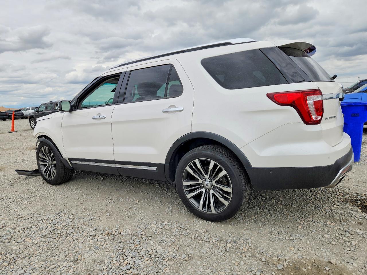 2016 FORD EXPLORER PLATINUM photo 3