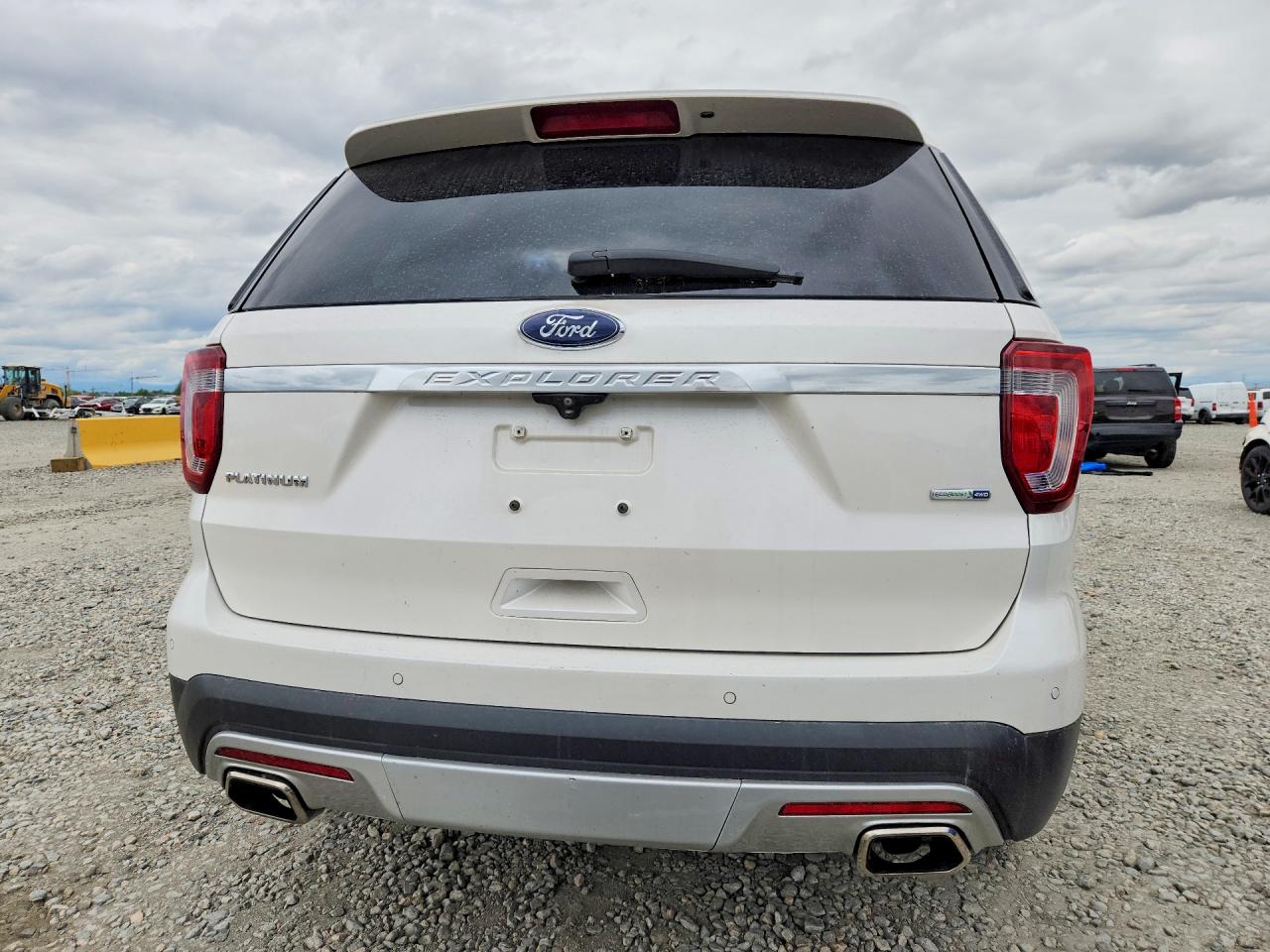 2016 FORD EXPLORER PLATINUM photo 11