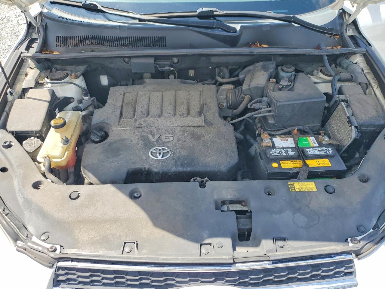 2010 TOYOTA RAV4 LIMITED photo 34