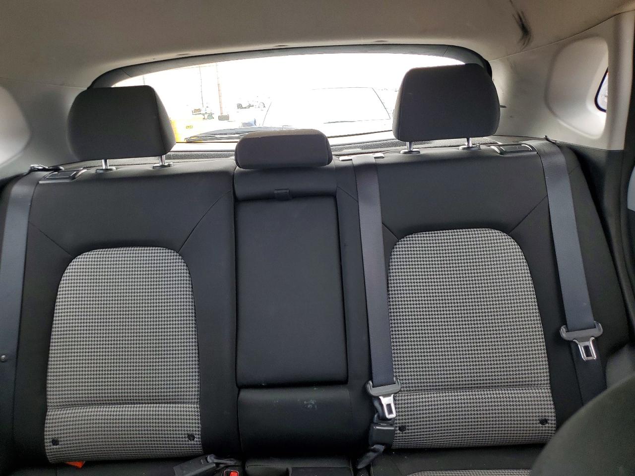 2020 HYUNDAI KONA SE photo 28