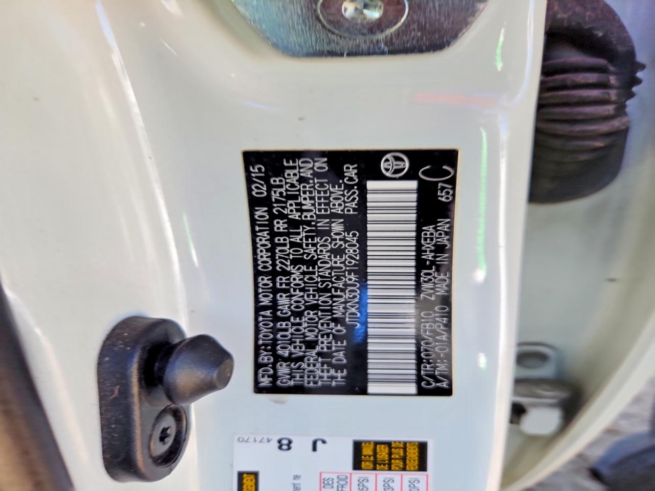 2015 TOYOTA PRIUS TWO photo 23
