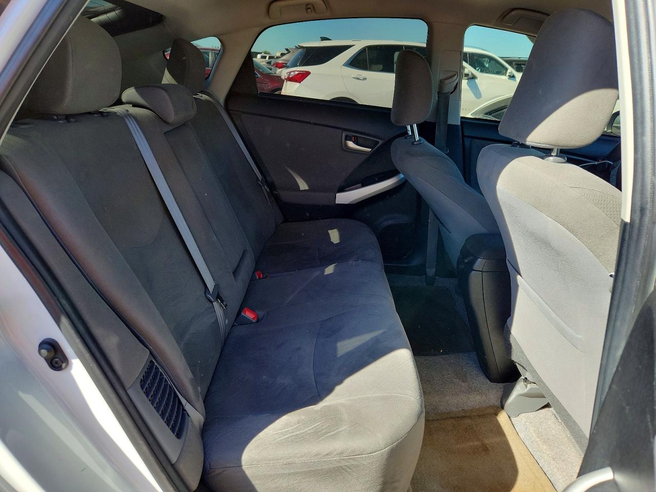 2015 TOYOTA PRIUS TWO photo 19
