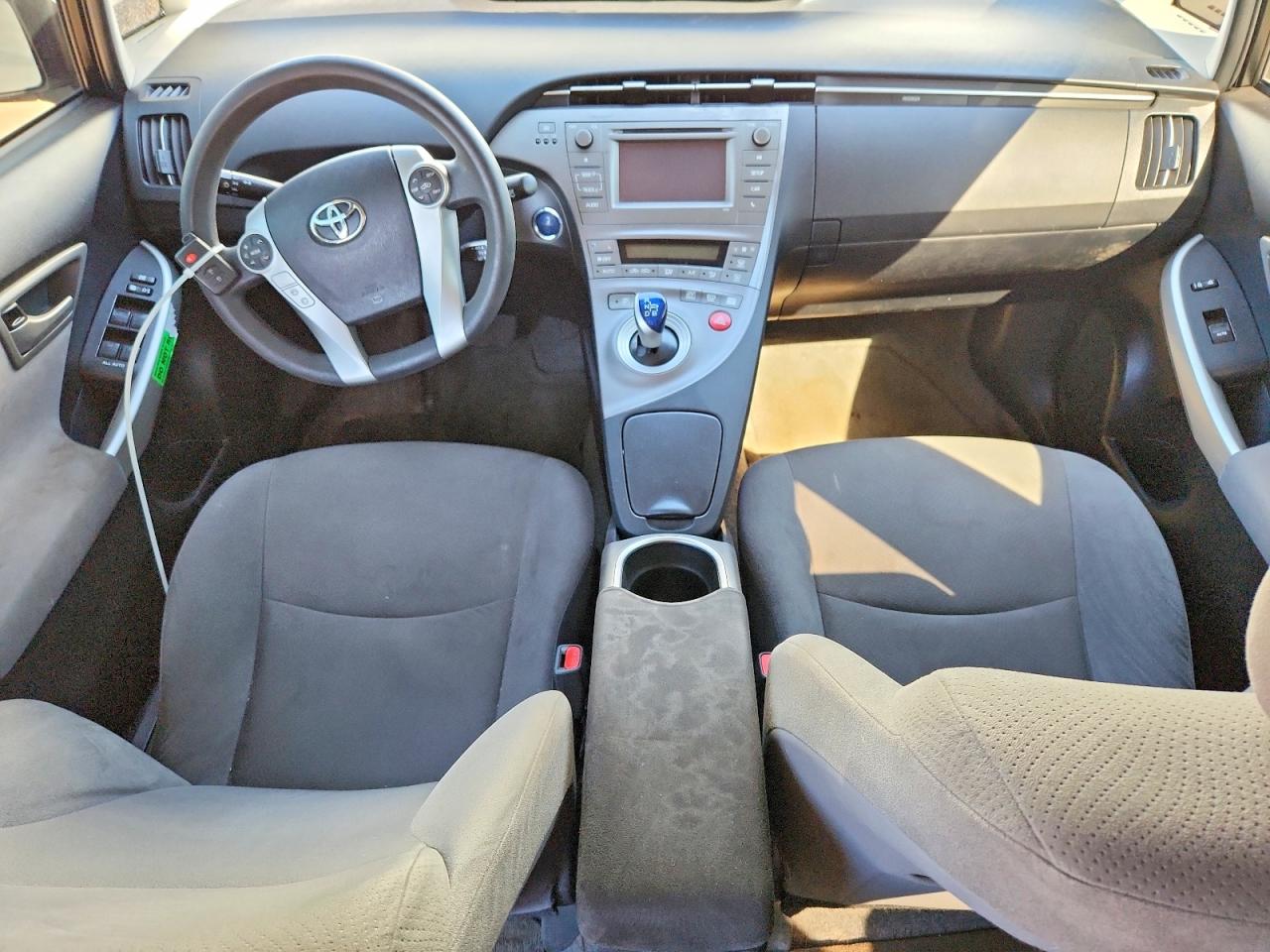 2015 TOYOTA PRIUS TWO photo 15