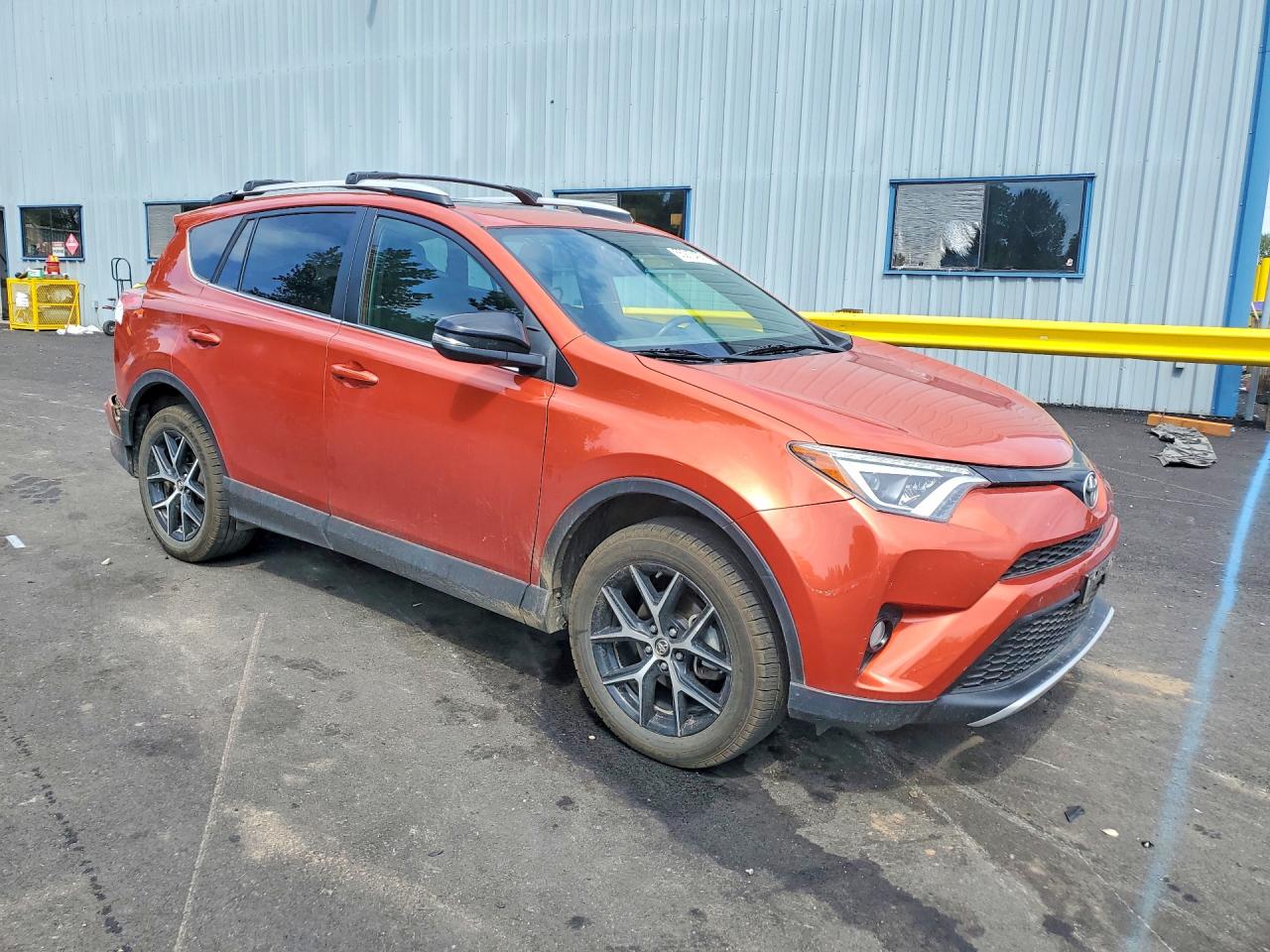 2016 TOYOTA RAV4 SE photo 4