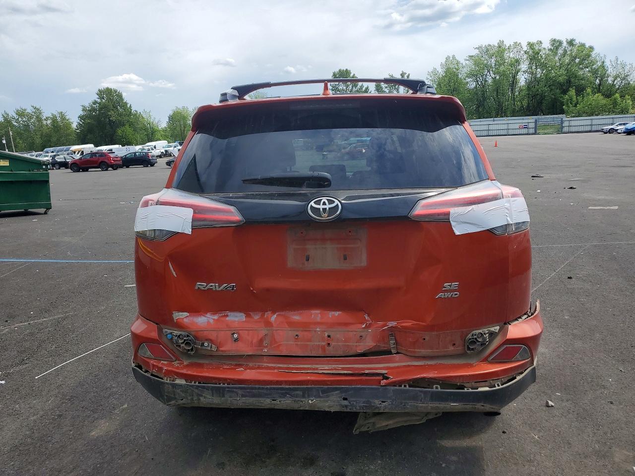 2016 TOYOTA RAV4 SE photo 6